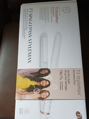 T3 White Hair Straightener with Rose Gold Accents.     C